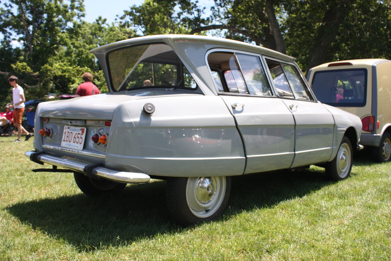 Illustration for article titled The Oddities of the Microcar Classic